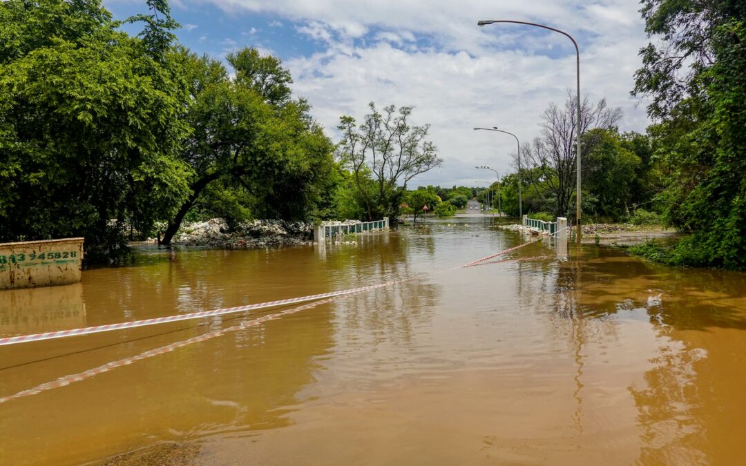 «Alerta Roja»  El problema de nuestras ciudades no es la lluvia, sino el asfalto.